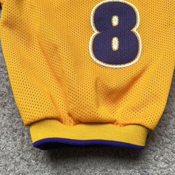 Los Angeles Lakers dog Jersey - Picture 5 of 13